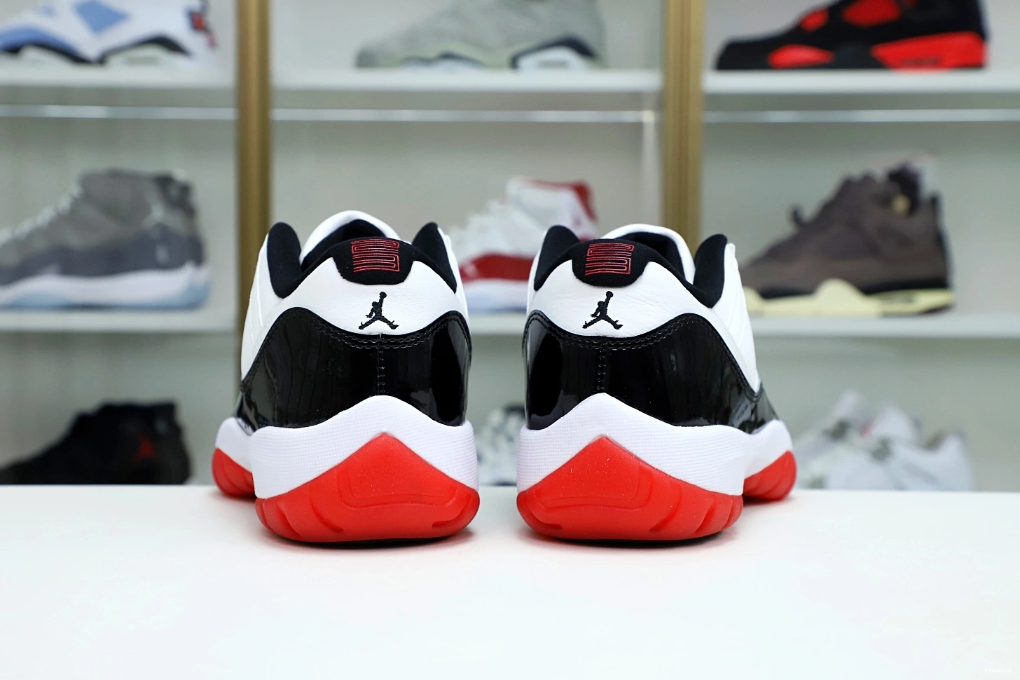 11 JORDAN AIR BRED WHITE LOW 1221